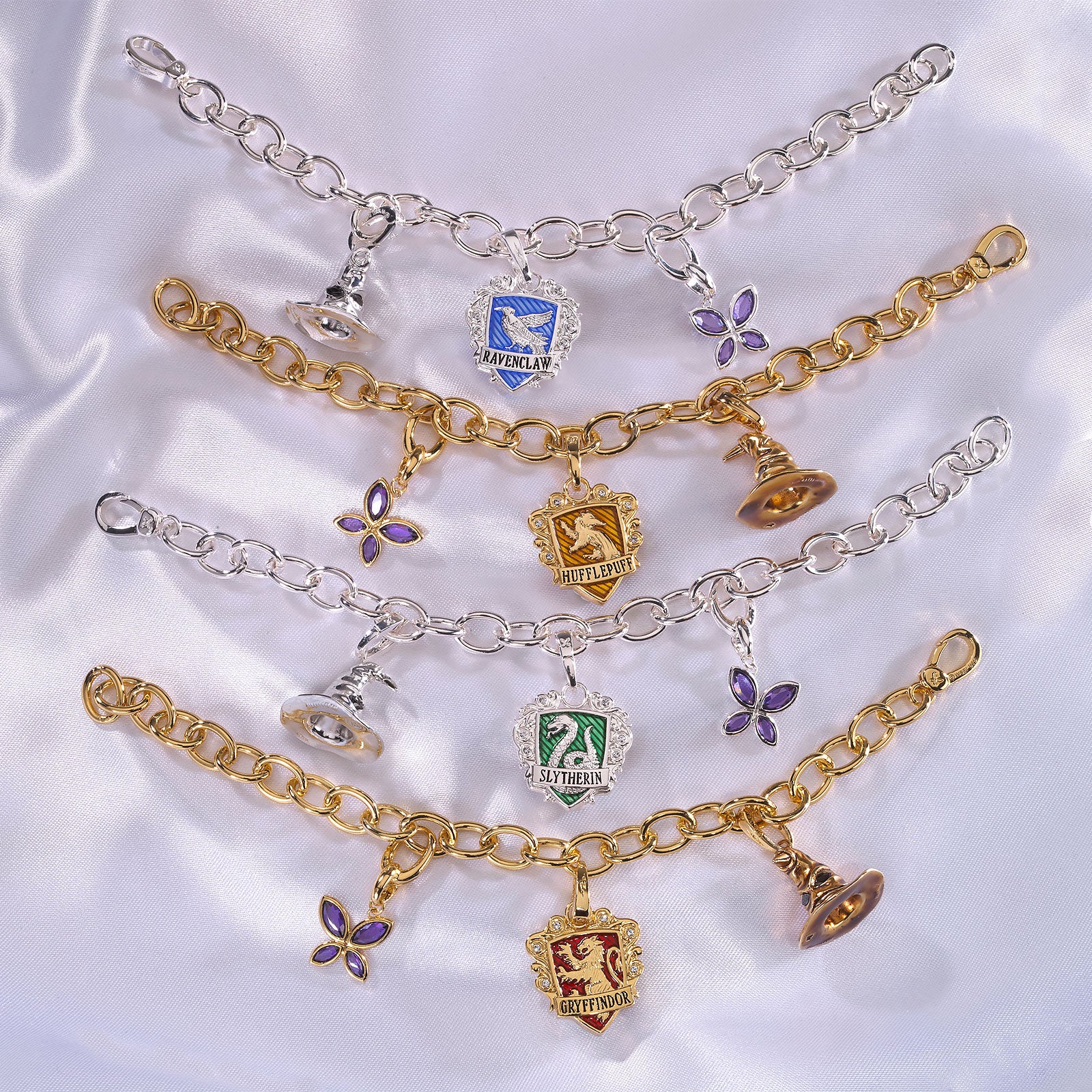 Product image Harry Potter - Lumos Gryffindor Charm Bracelet