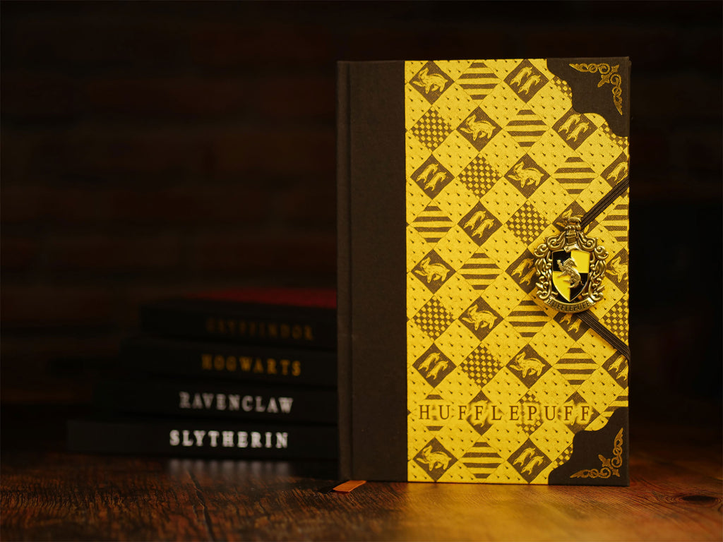 Product image Harry Potter - Hufflepuff Crest Deluxe Notebook