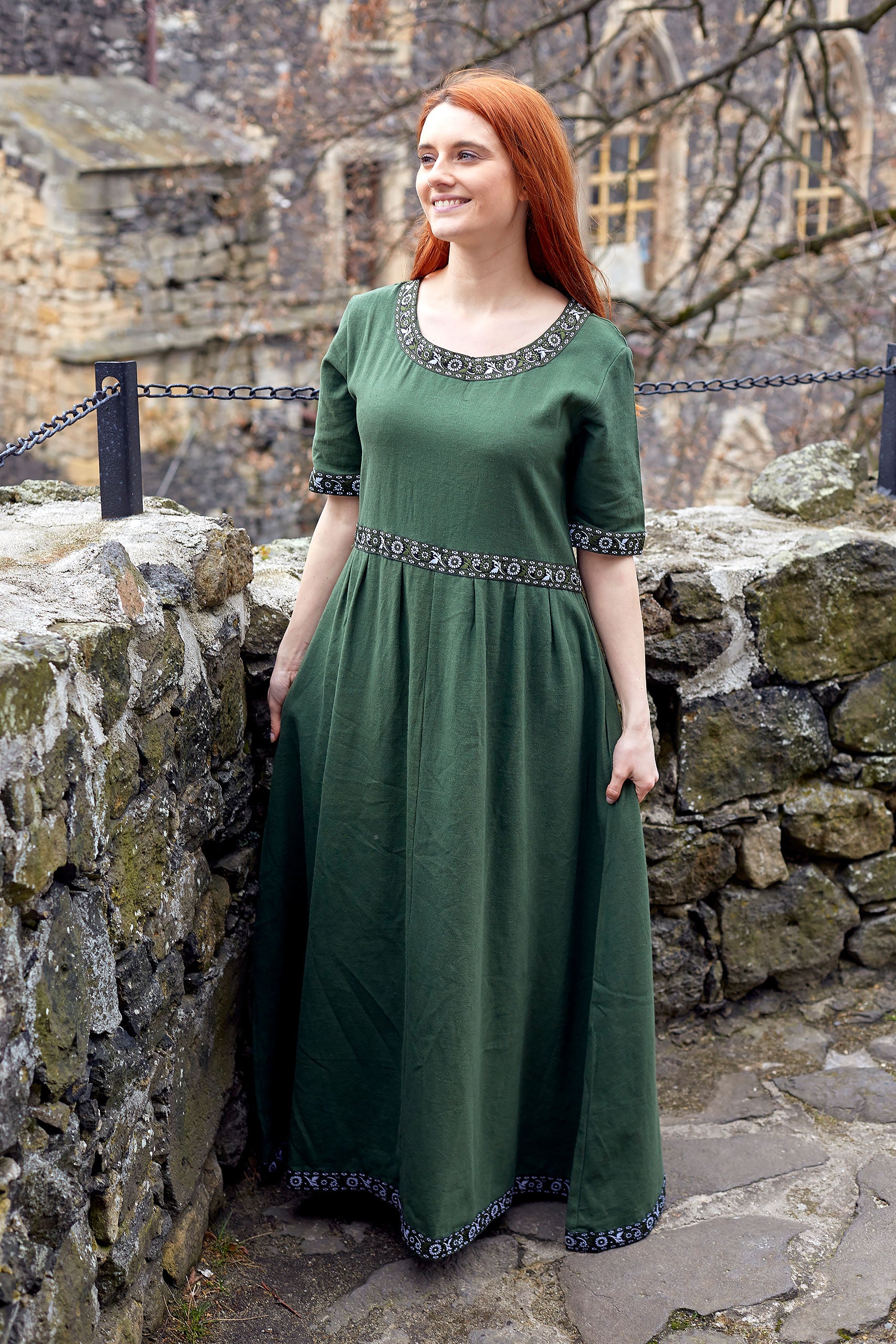 Product image Medieval dress Ennlin with short sleeves green
