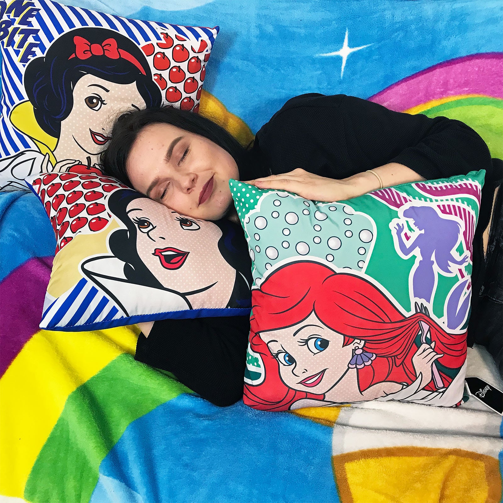 Product image Snow White - One Bite Pop-Art Pillow