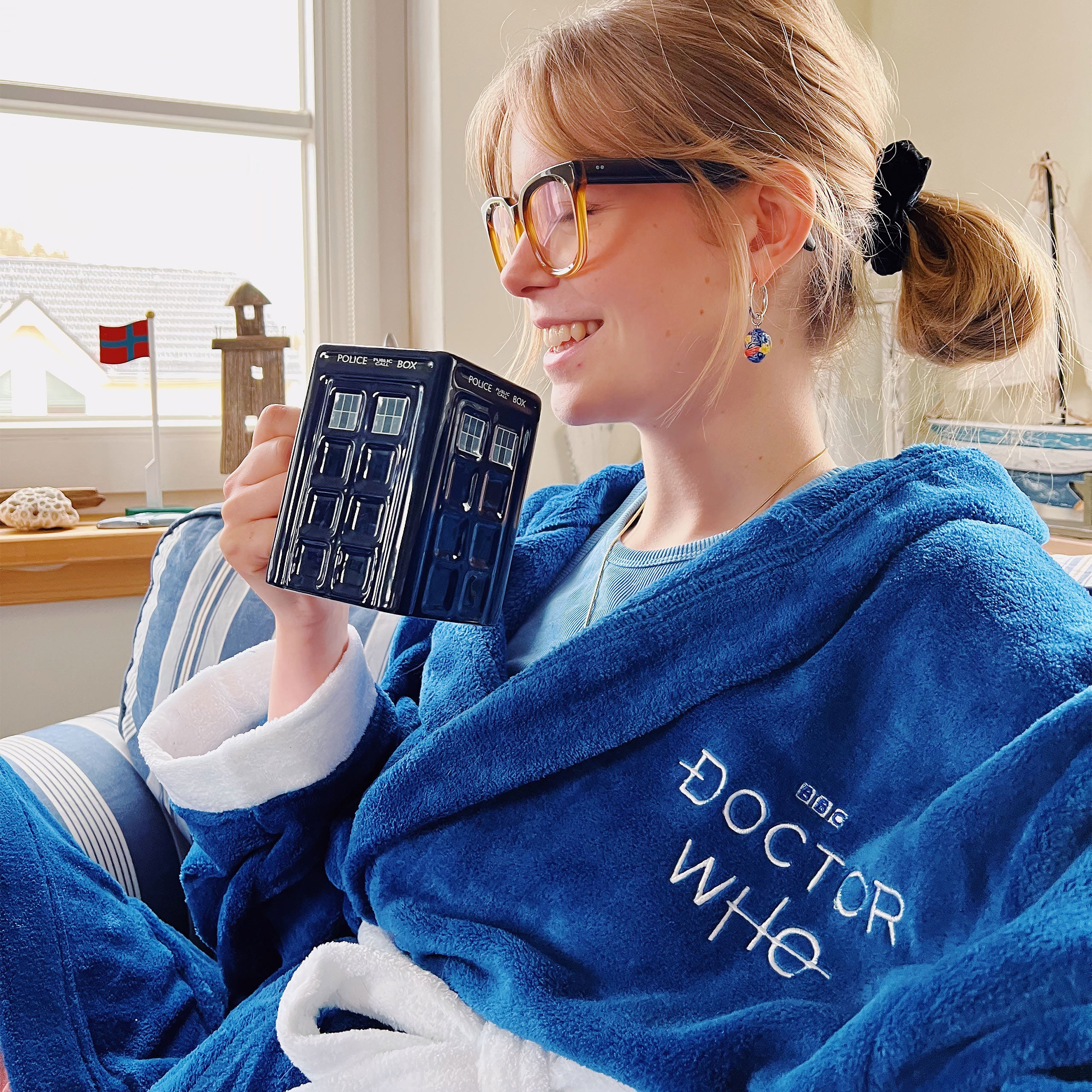 Product image Doctor Who - Tardis Season 11 Bathrobe blue