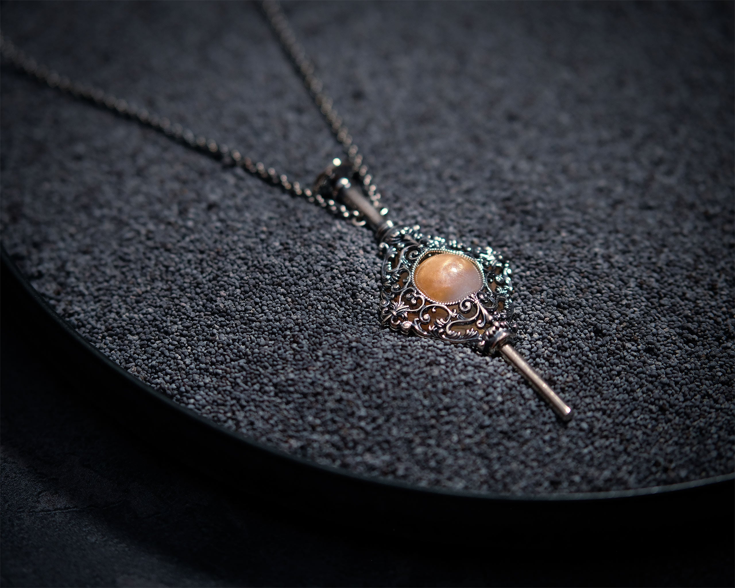 Product image Grindelwald Blood Pact Pendant with Chain - Fantastic Beasts