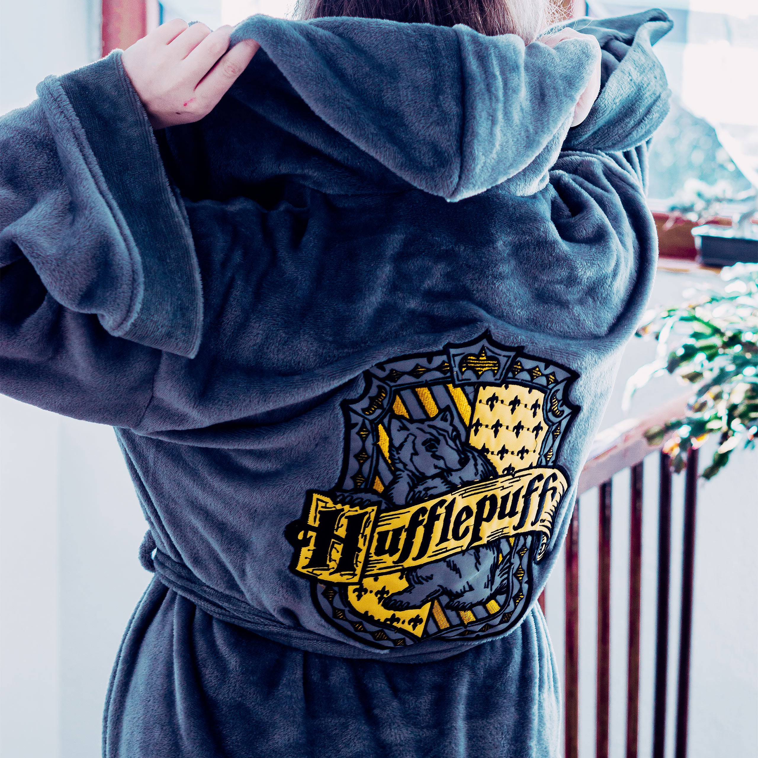Product image Harry Potter - Hufflepuff Crest Bathrobe gray