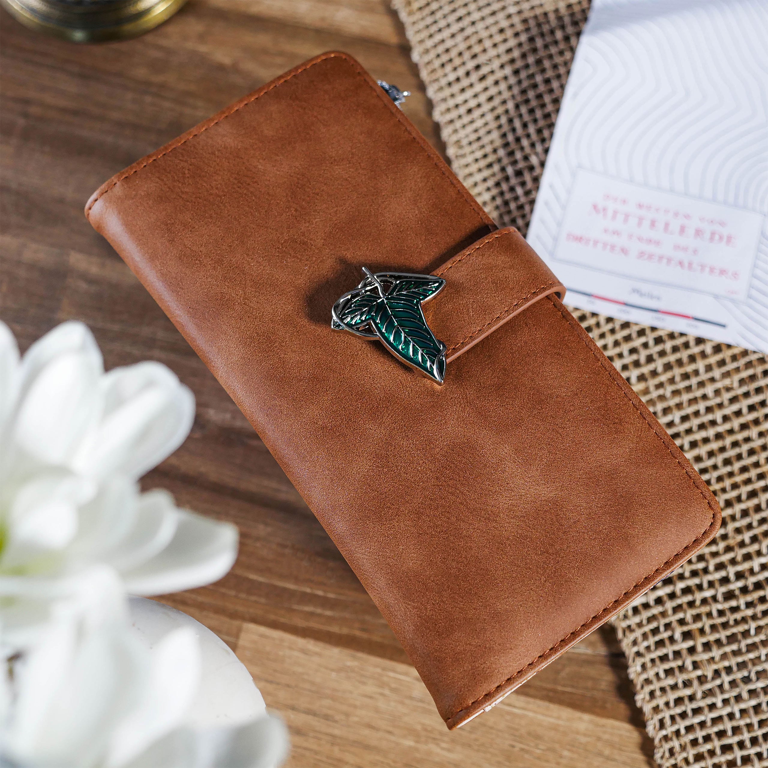 Product image The Lord of the Rings - Leaf Brooch Wallet