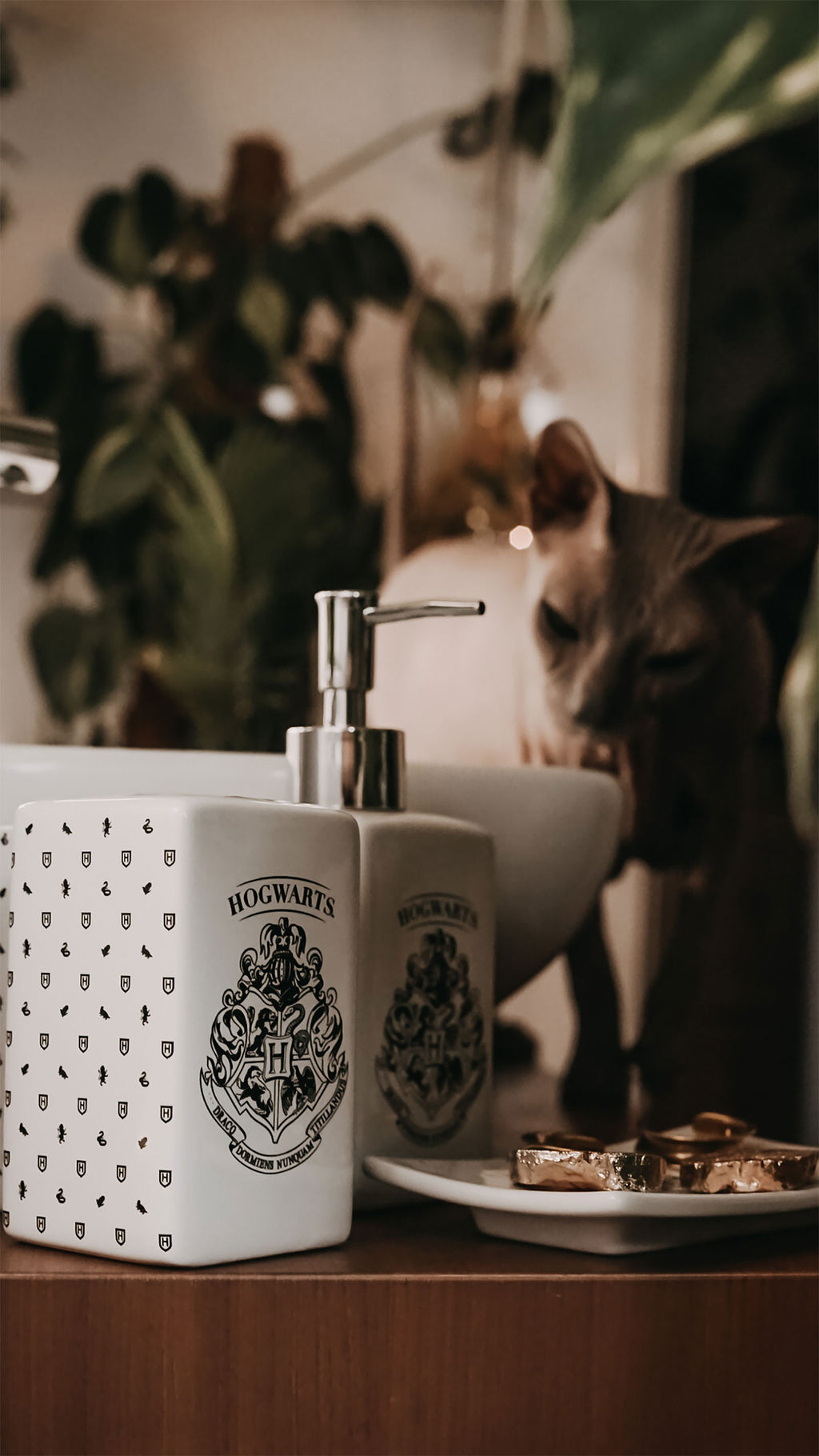 Product image Harry Potter - Hogwarts Crest Bathroom Set 4-piece