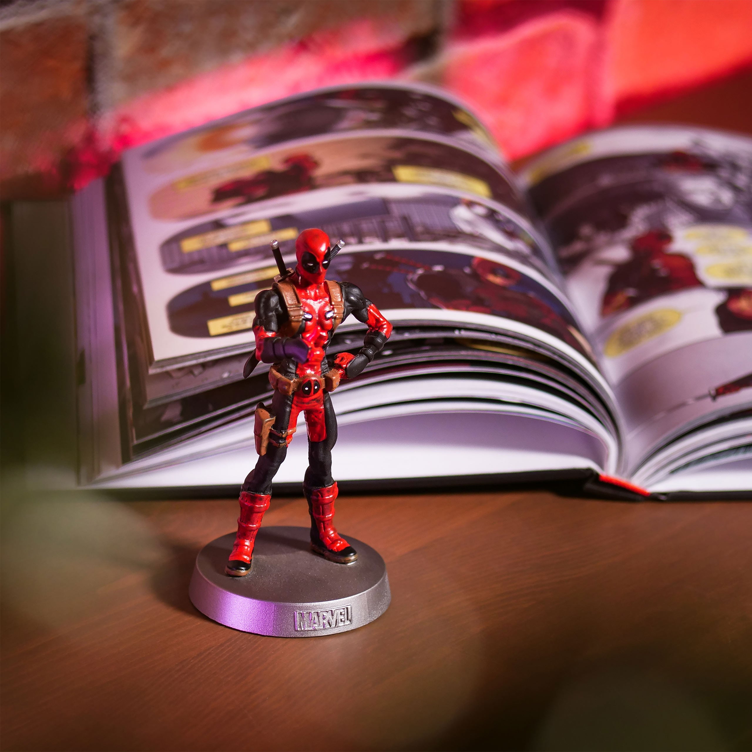 Product image Deadpool - Heavyweights Metal Figure in Collector's Can