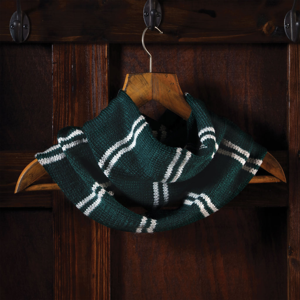 Product image Slytherin Loop Scarf Knitting Set - Harry Potter