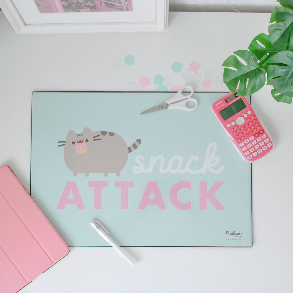 Product image Pusheen - Snack Attack Desk Pad