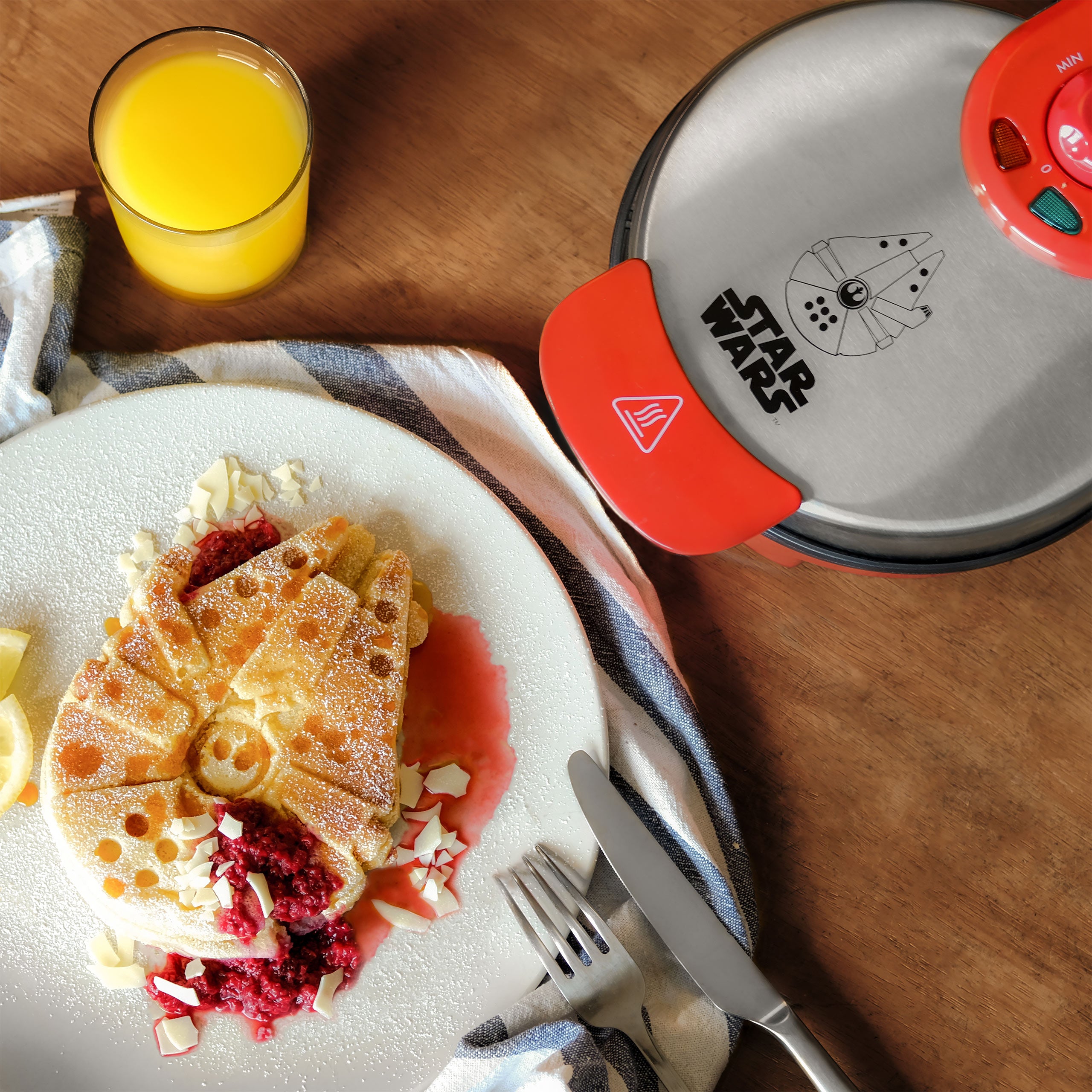 Product image Star Wars - Millennium Falcon Waffle Iron