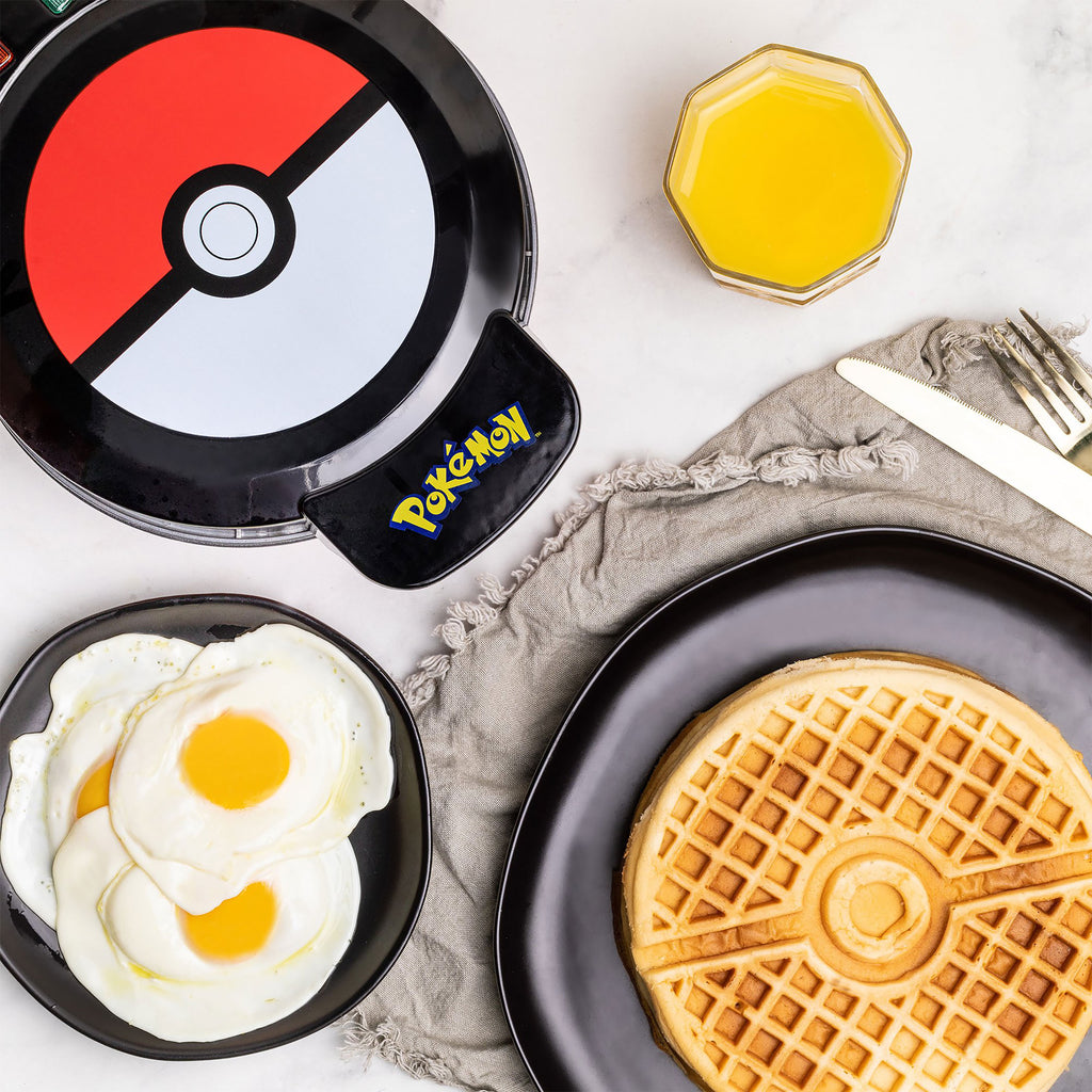 Product image Pokémon - Pokéball Waffle Iron