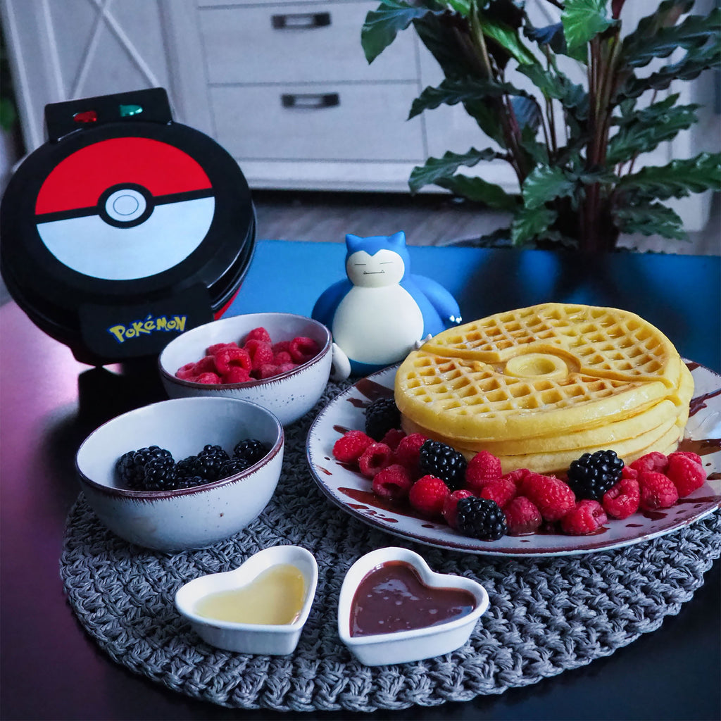 Product image Pokémon - Pokéball Waffle Iron