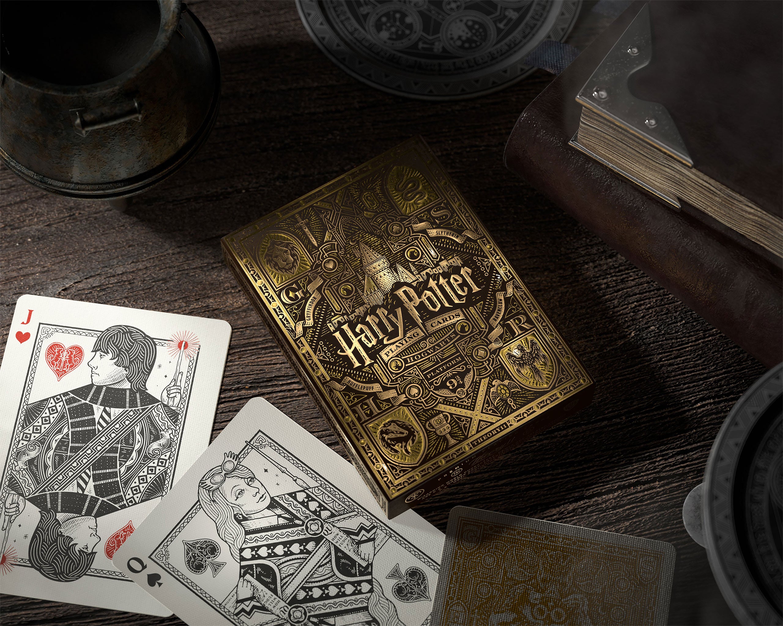 Product image Harry Potter - Hufflepuff Card Game Deluxe Edition