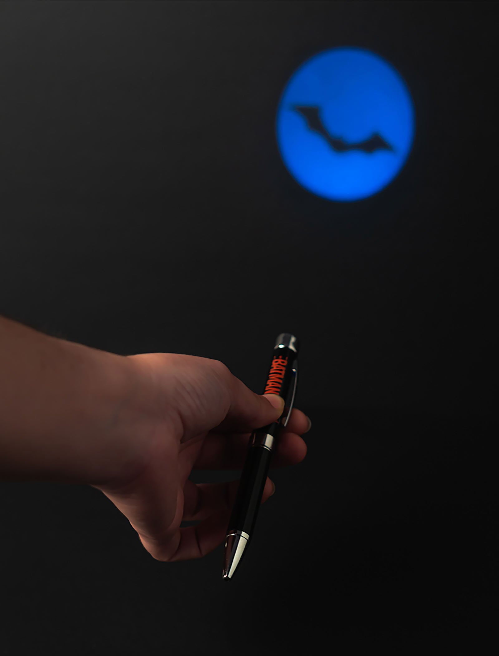 Product image The Batman - Logo Notebook A5 and Ballpoint Pen with Light
