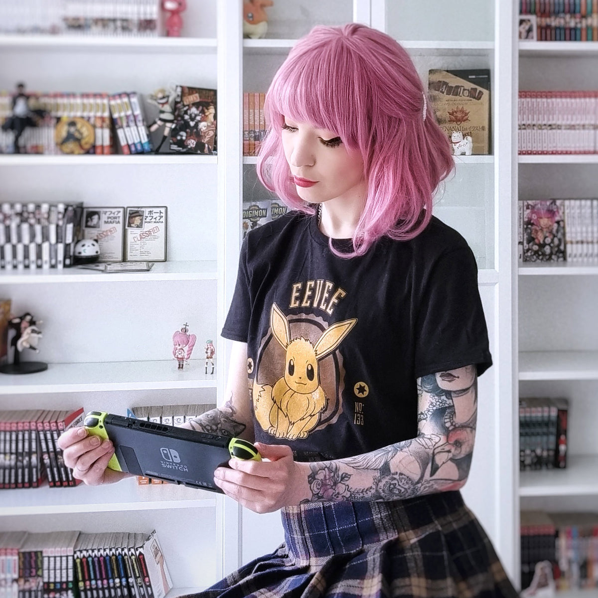 Product image Pokemon - Eevee College T-Shirt Black