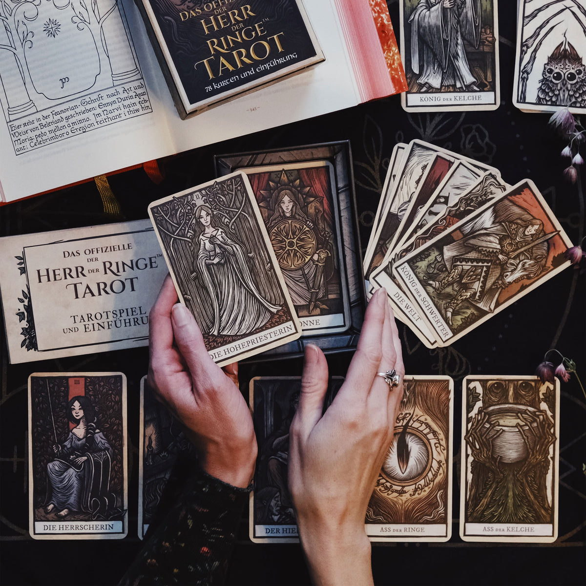 Product image The Lord of the Rings Tarot - Card Game