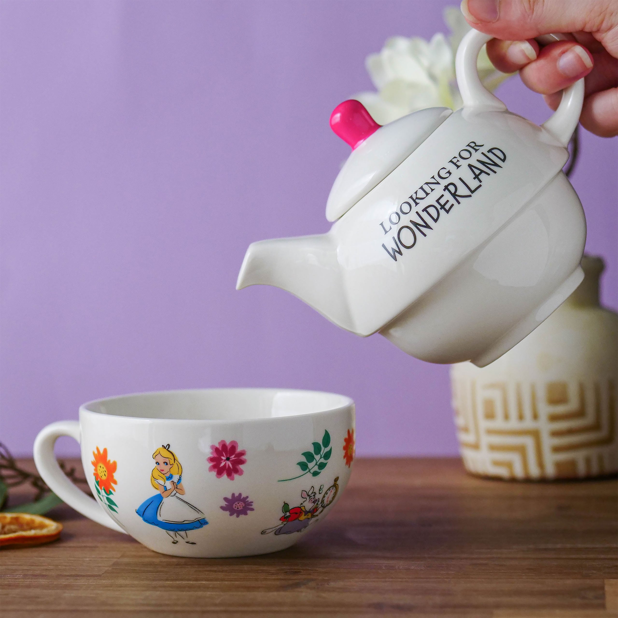 Product image Alice in Wonderland - Looking For Wonderland Tea Pot with Cup