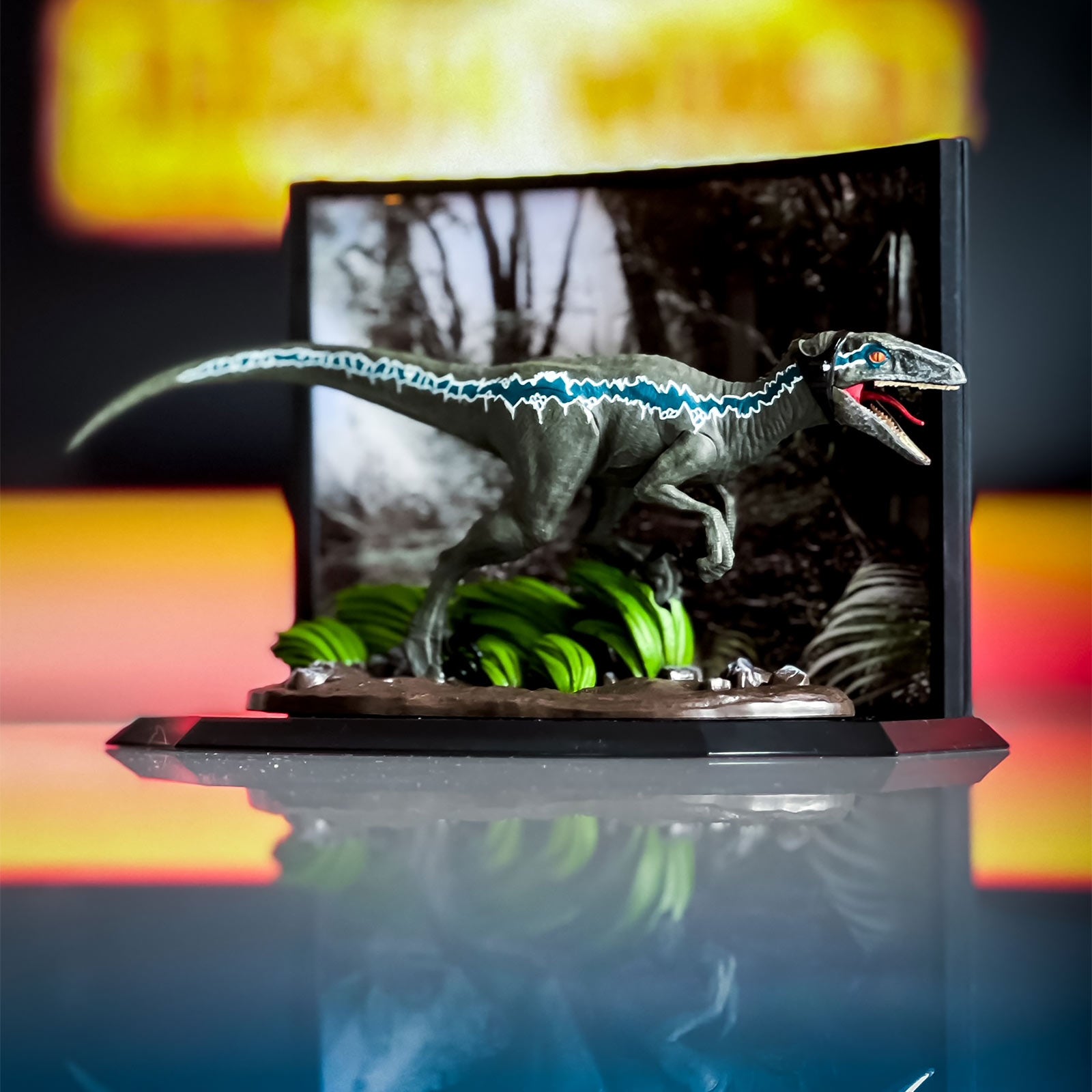 Product image Jurassic Park - Blue Velociraptor Diorama Figure