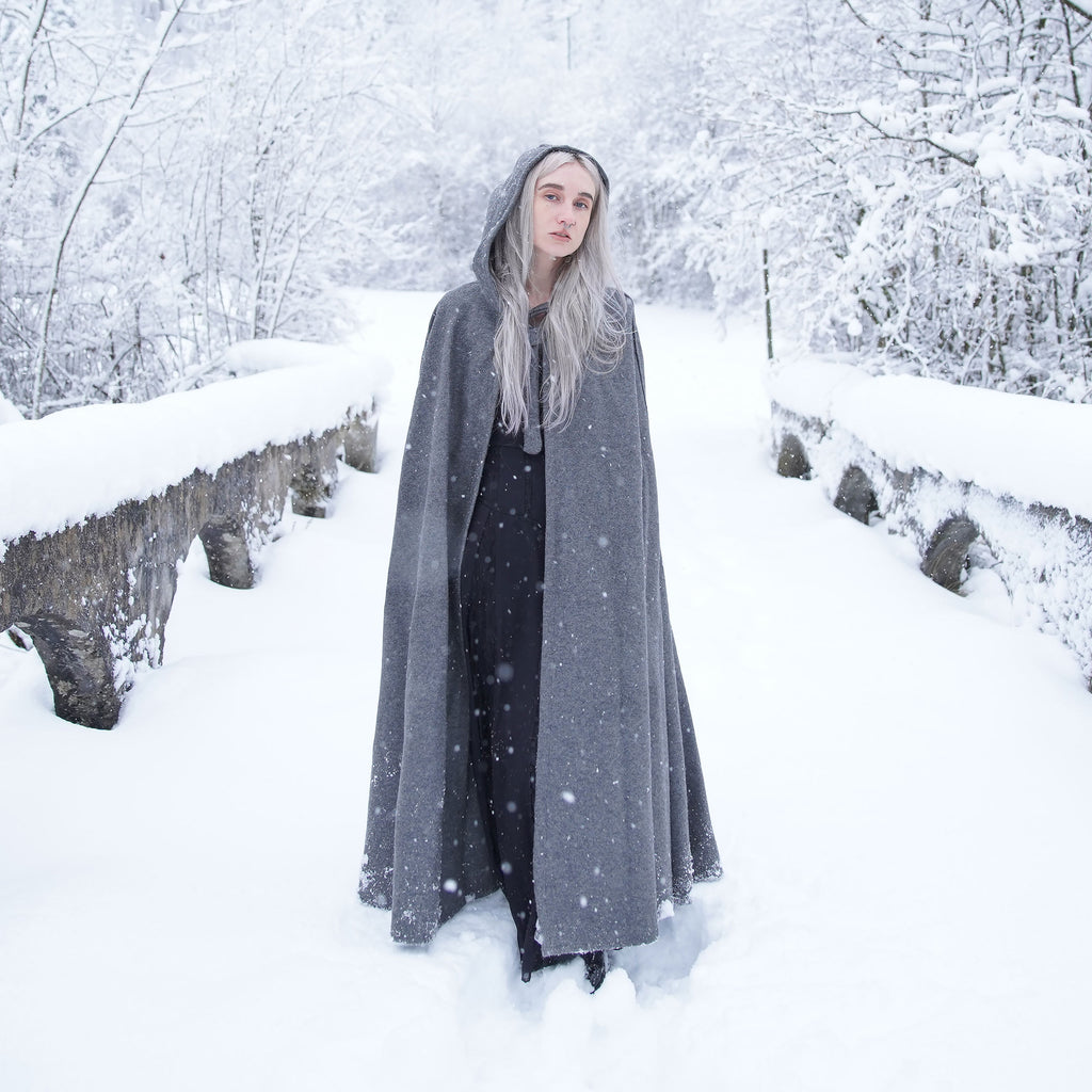 Product image Medieval Cloak Elinor grey