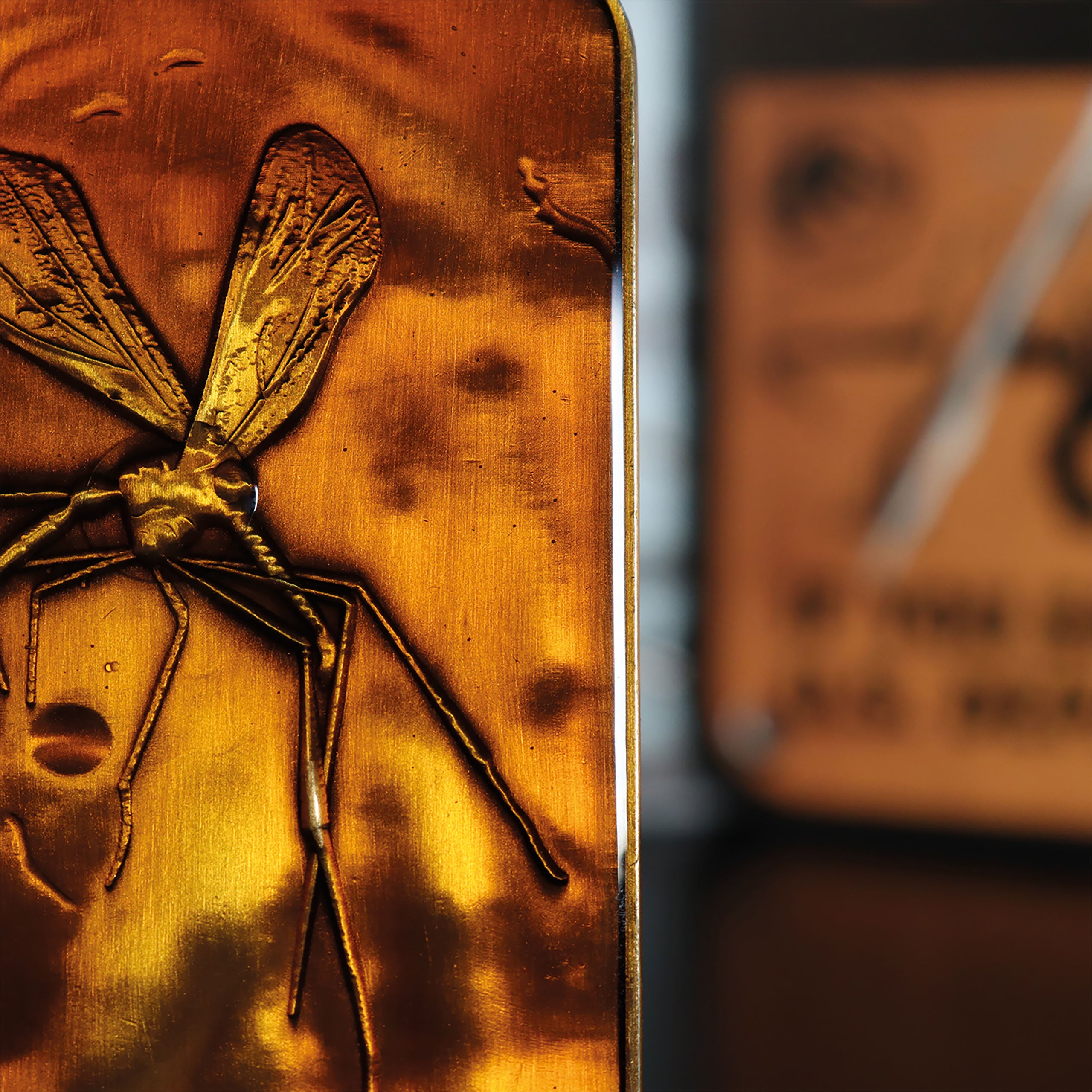 Product image Jurassic Park - Mosquito in Amber Metal Bar Replica Limited