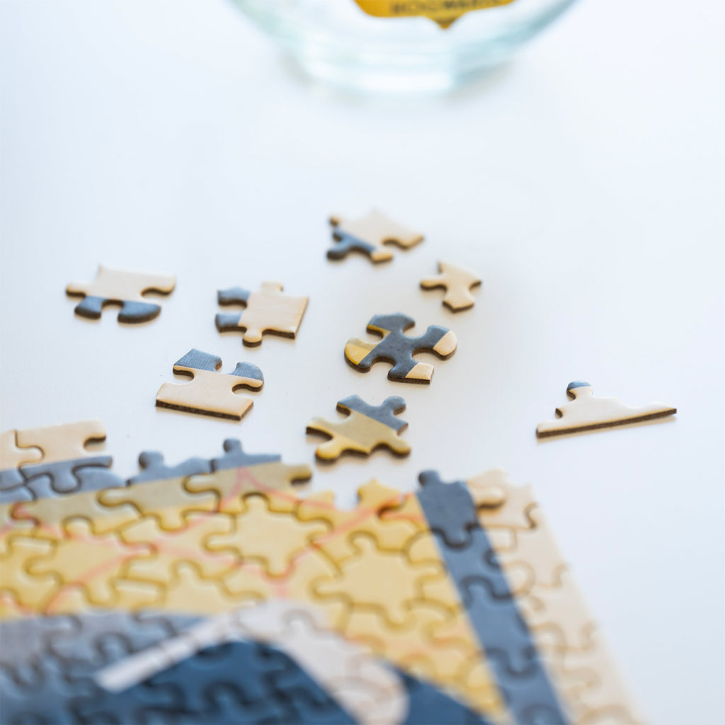 Product image Harry Potter - Hufflepuff crest puzzle in potion bottle with cork cap