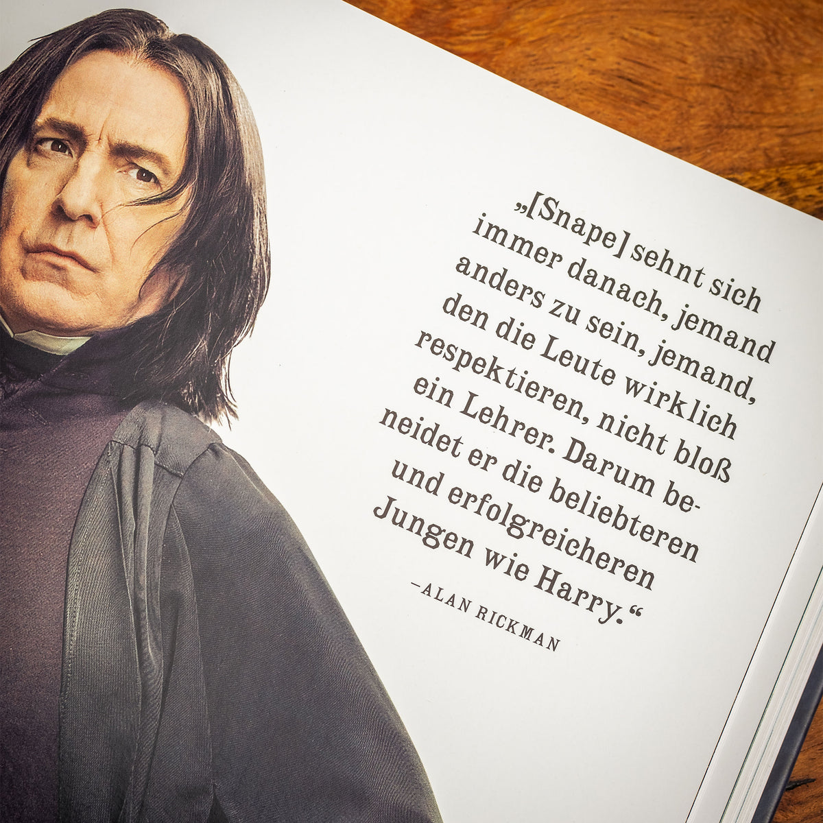 Product image Harry Potter - Who Is Who - The Characters of the Wizarding World Handbook