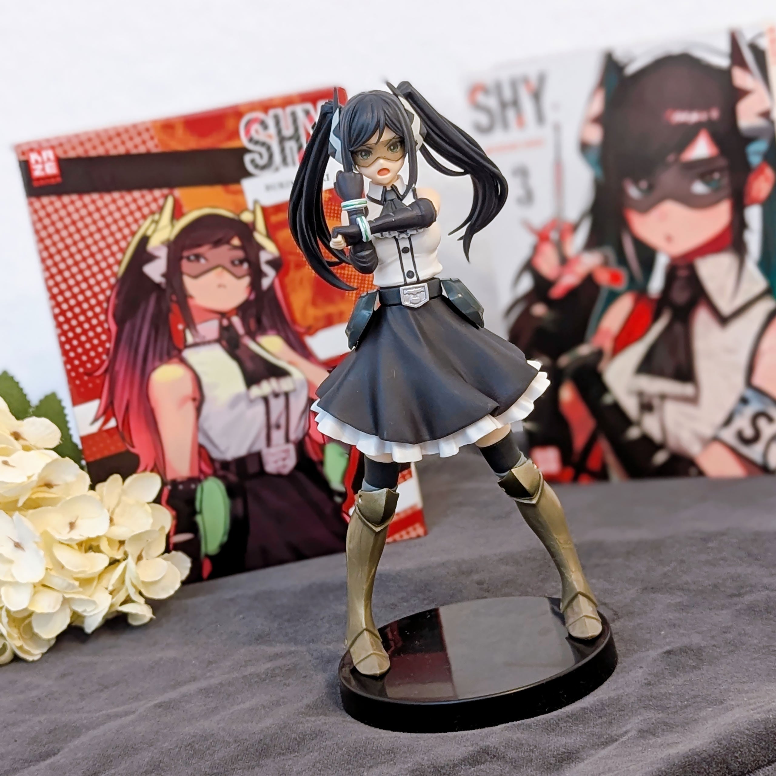 Product image SHY - Lady Black Figure
