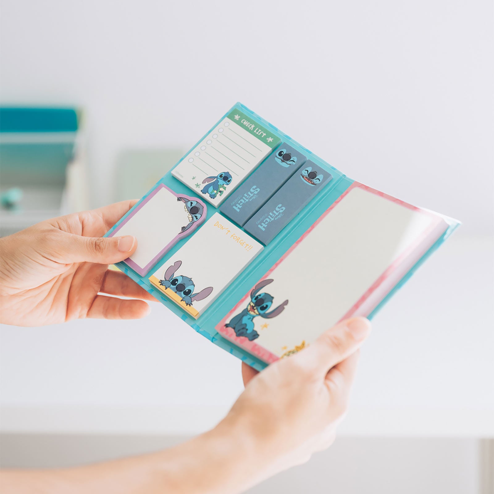 Product image Stitch Tropical Sticky Notes Book - Lilo & Stitch