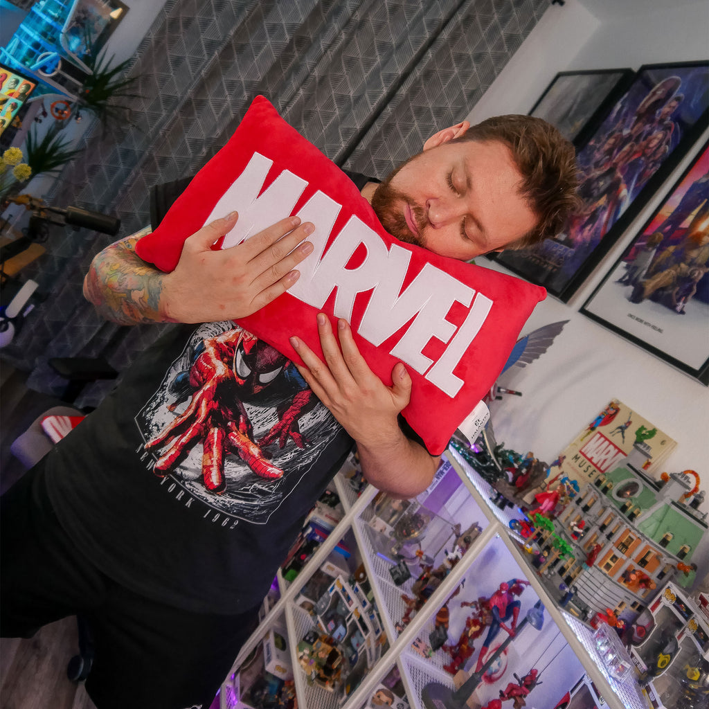 Product image Marvel - Logo Cushion red