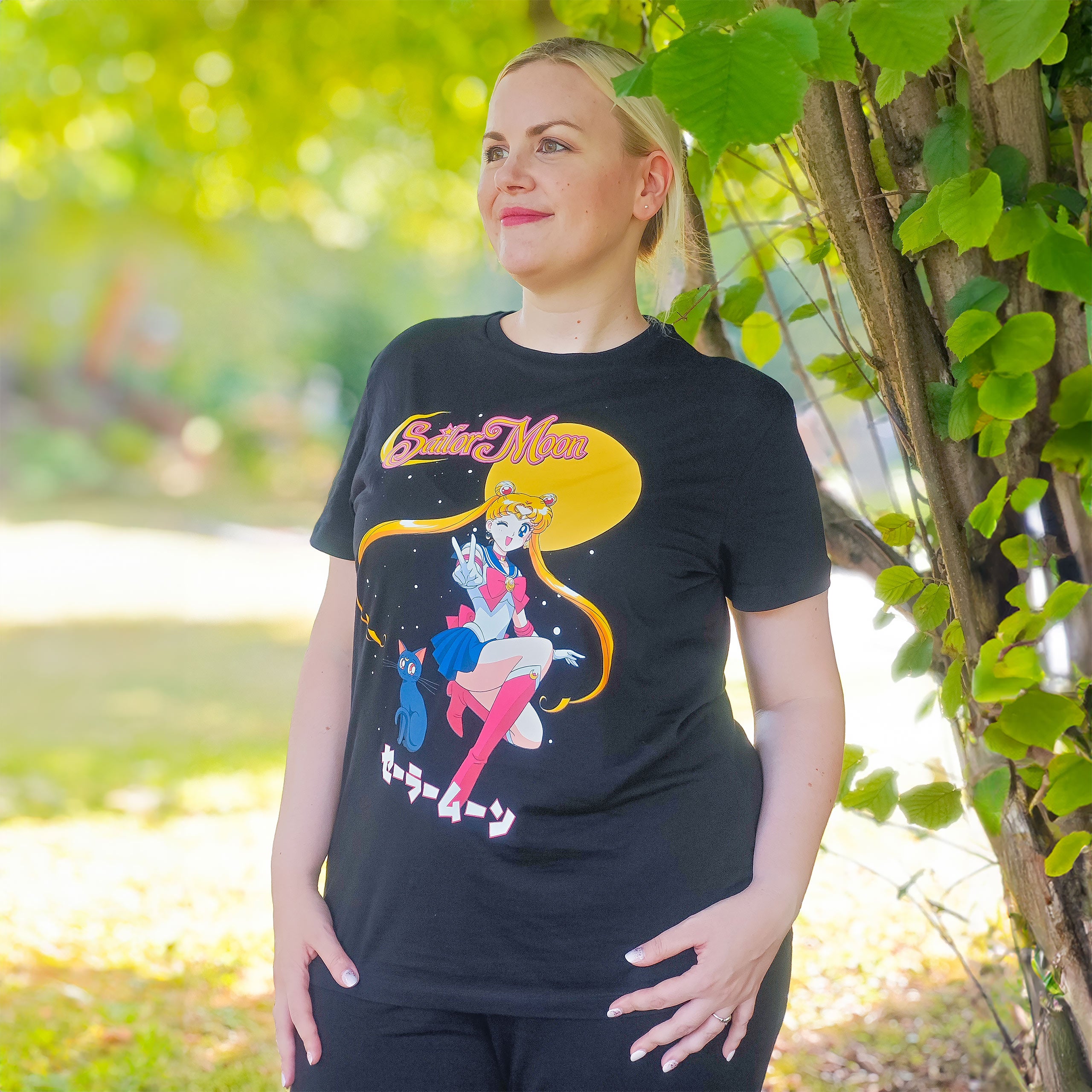 Product image Sailor Moon with Luna T-Shirt black
