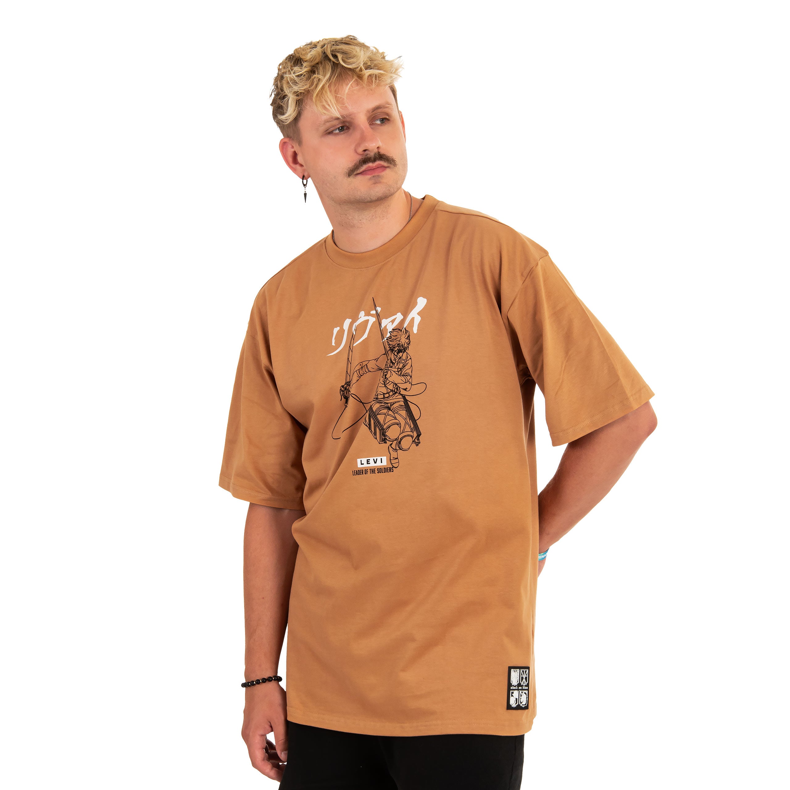 Product image Attack on Titan - Levi Oversize T-Shirt Orange