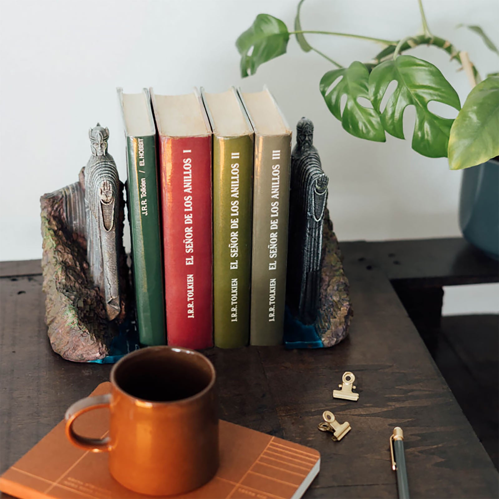 Product image The Lord of the Rings - Gates of Argonath Bookends