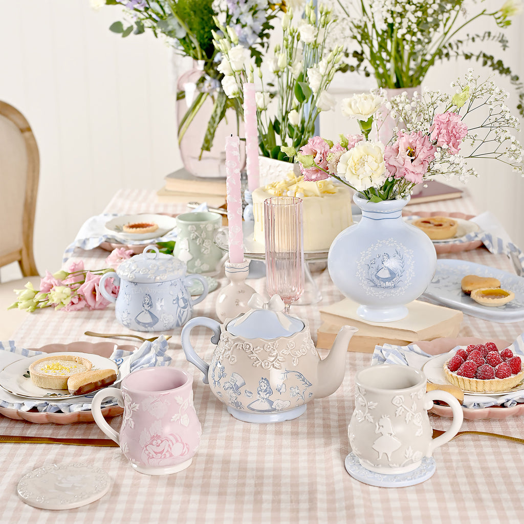 Product image Alice in Wonderland - Mad Hatter and Alice Teapot