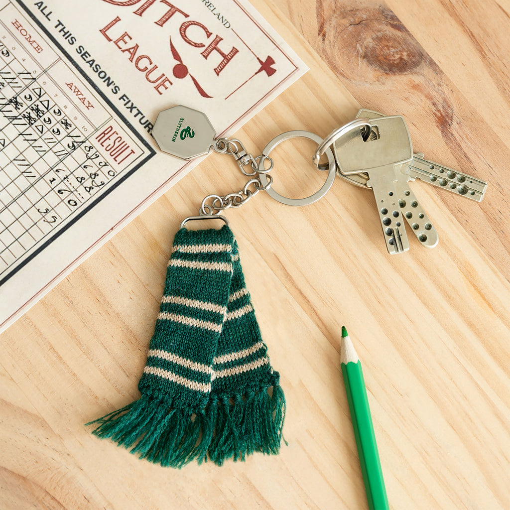 Product image Harry Potter - Slytherin Scarf Keychain