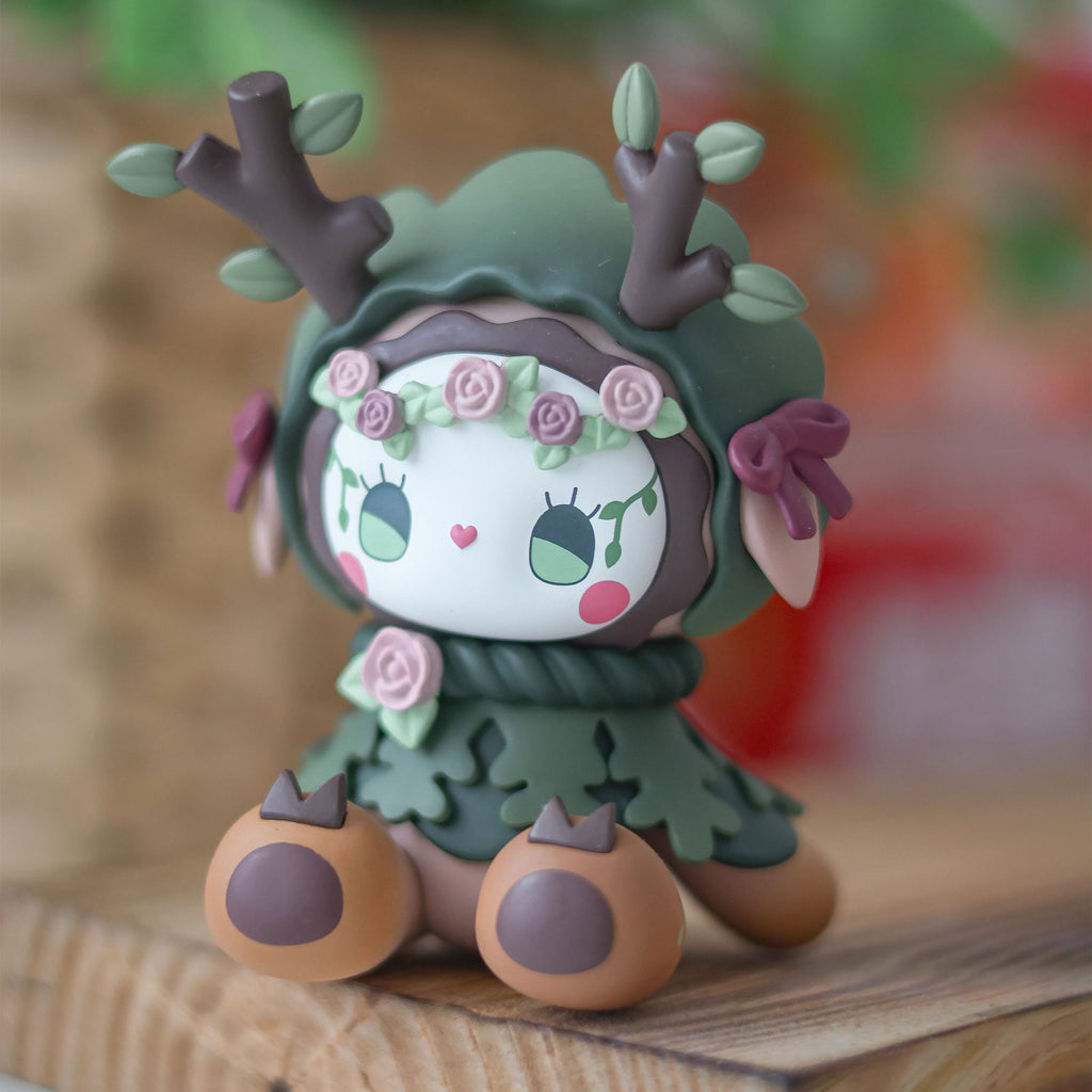 Product image EMMA - Secret Forest Frostveil Villa Mystery Figure