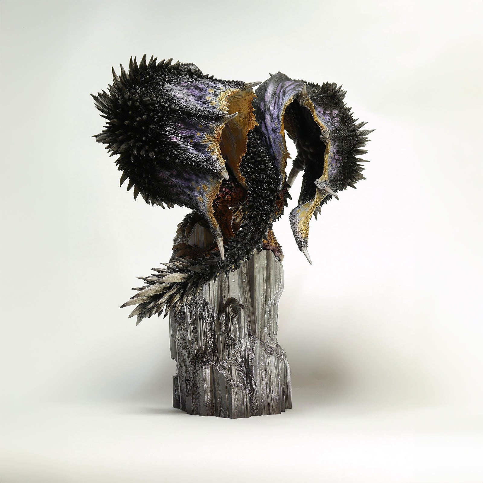 Product image Monster Hunter - Nergigante Statue Creators Model Resell Version
