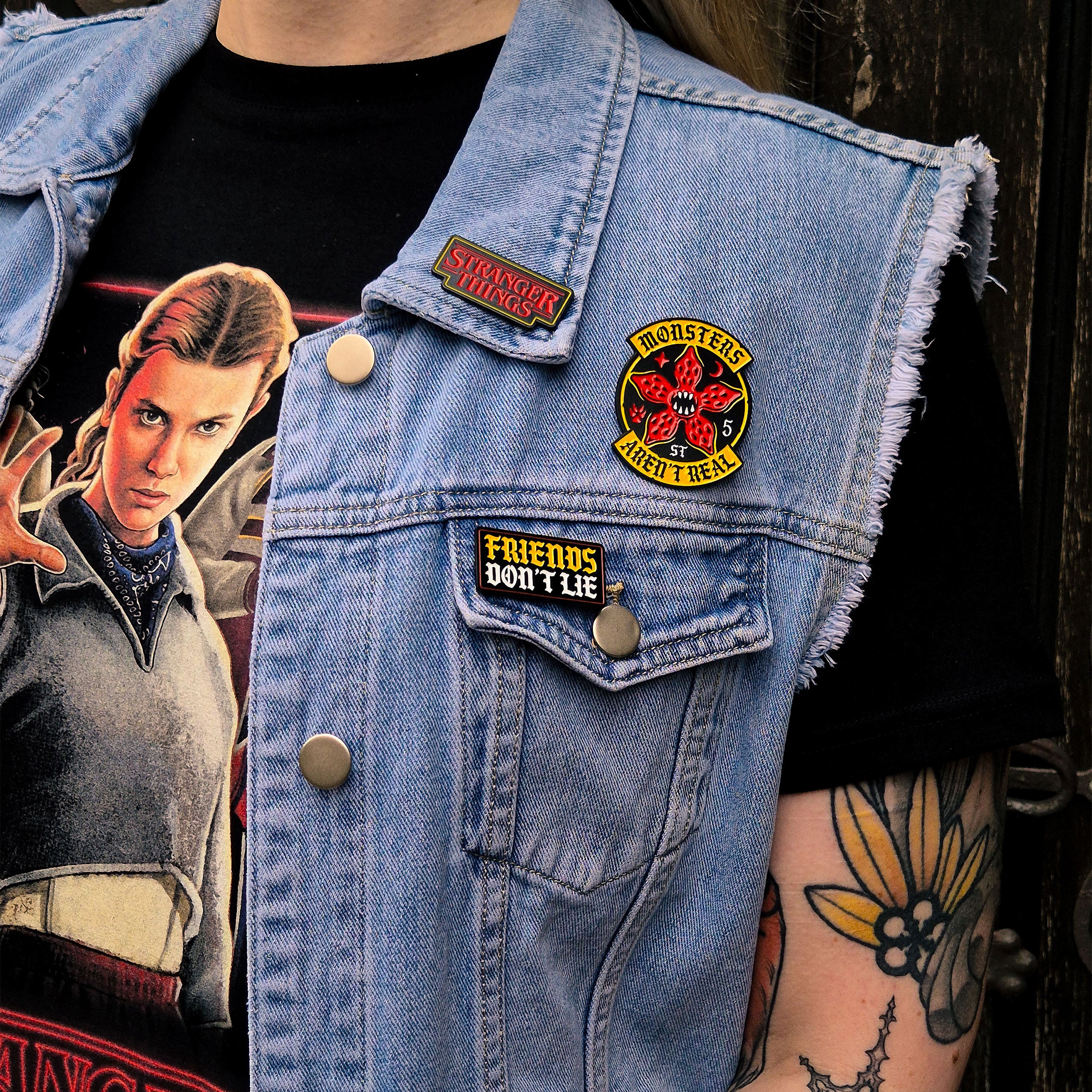 Product image Stranger Things - Friends Pins Set of 3