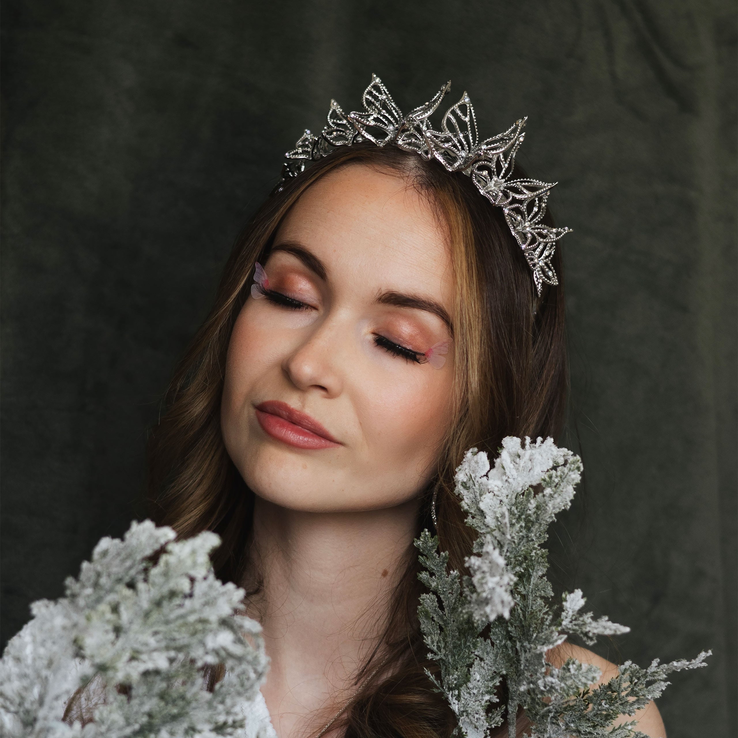 Product image Wicked – Glinda Crown in Collector’s Box Wedding Version