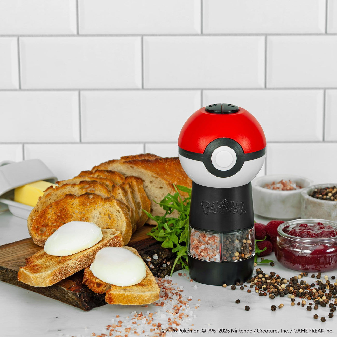 Product image Pokémon - Poké Ball Electric Salt & Pepper Mill