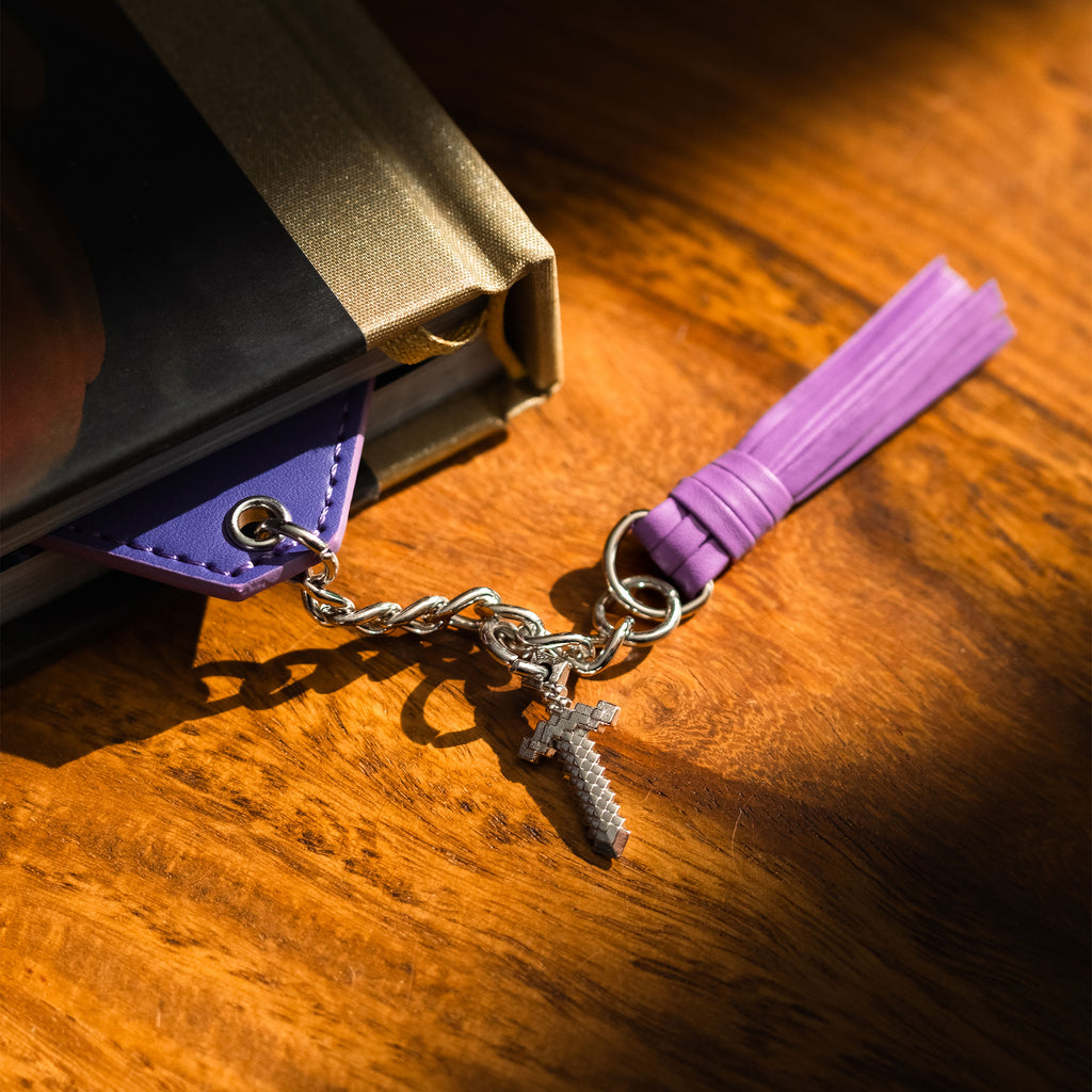 Product image Minecraft - Diamond Sword and Bee Bookmark Set