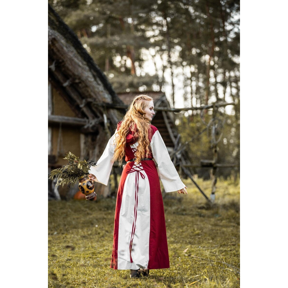Product image Medieval Dress Genefe red-beige