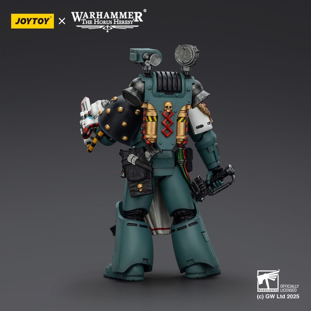 Product image Warhammer 40k: Sons of Horus – Legion Apothecary Action Figure 12 cm