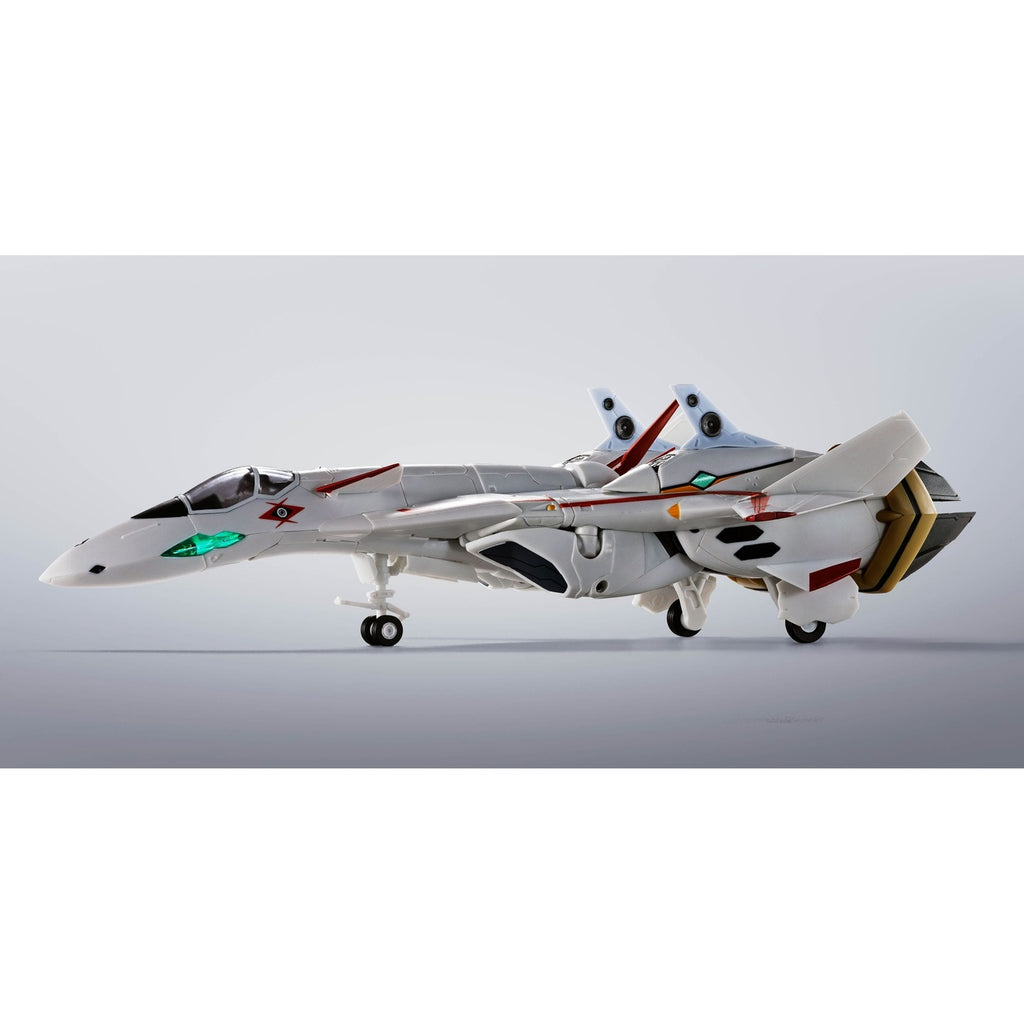 Product image Macross - VF-19P Valkyrie (Zola Planetary Patrol) Hi-Metal R Action Figure