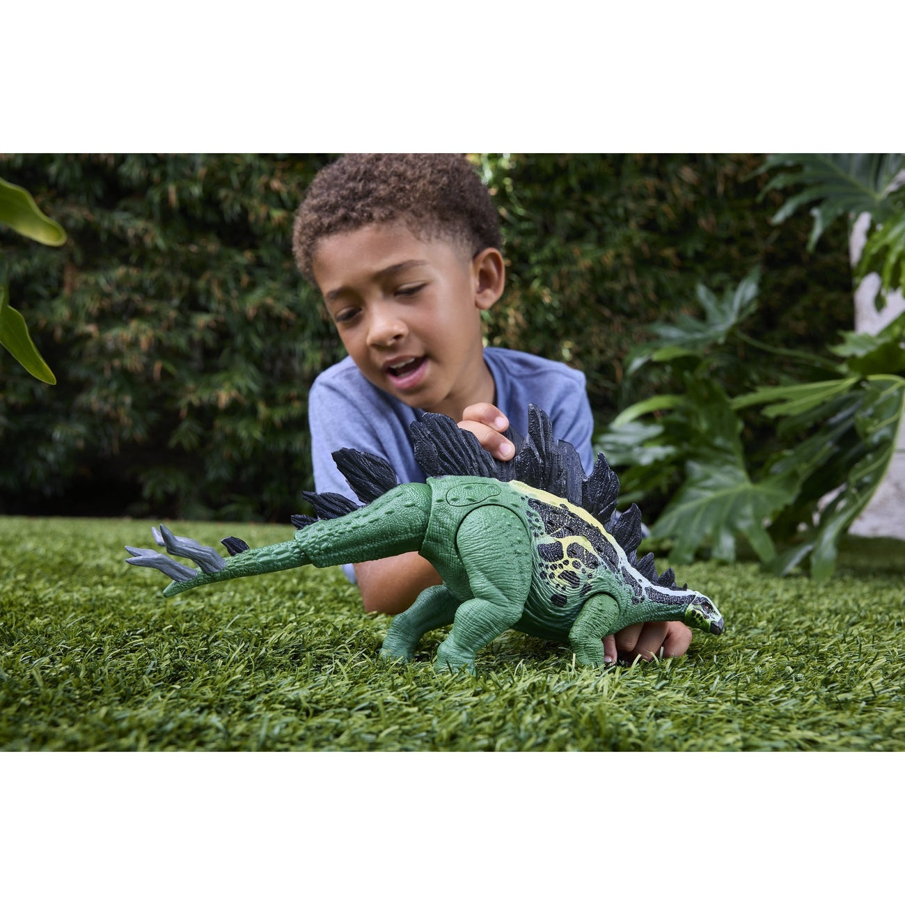 Product image Jurassic World: Survival Gigantic Thrashers Stegosaurus Action Figure