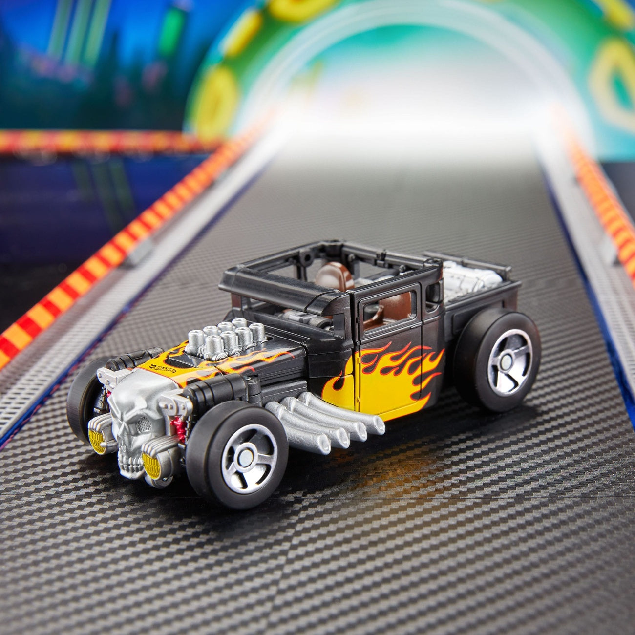 Product image Hot Wheels x Transformers Action Figure Bone Shaker 12 cm