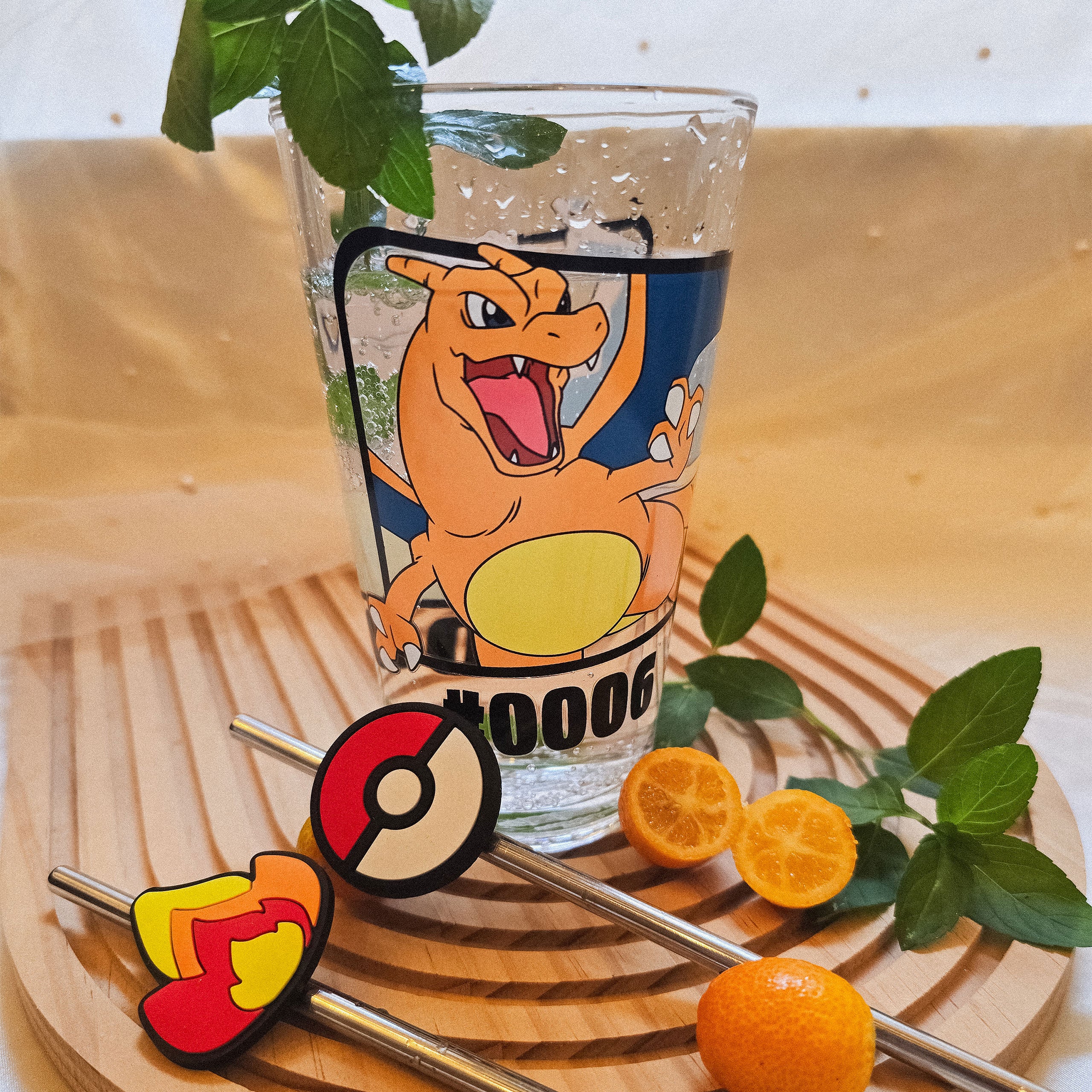 Product image Pokémon Glass Tumbler with Straws Charizard 480 ml