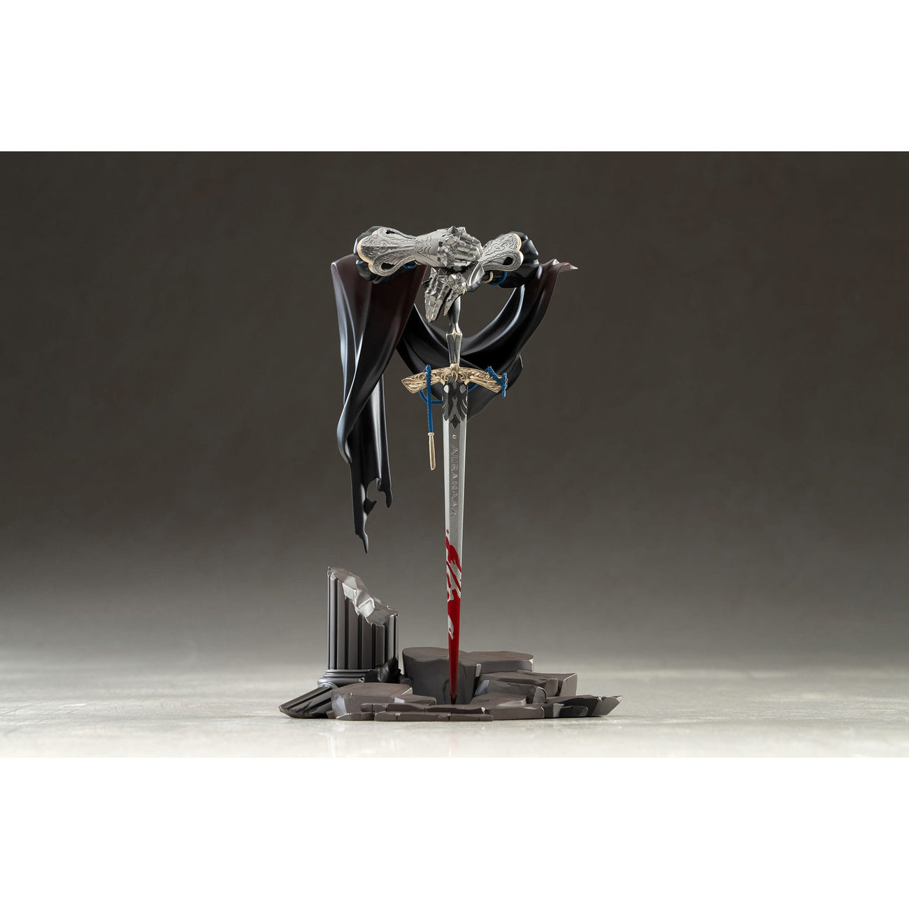 Product image Reverse: 1999 Limepie Series PVC Statue Knight 17 cm