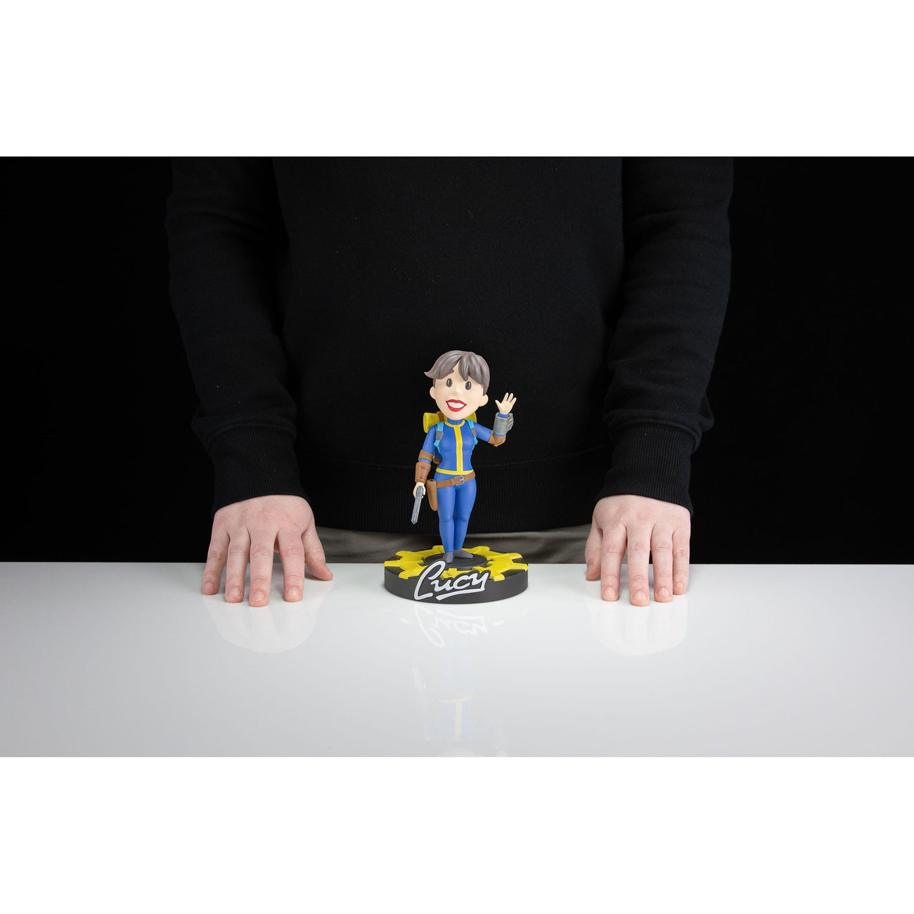 Product image Fallout Vinyl Figure Lucy 20 cm